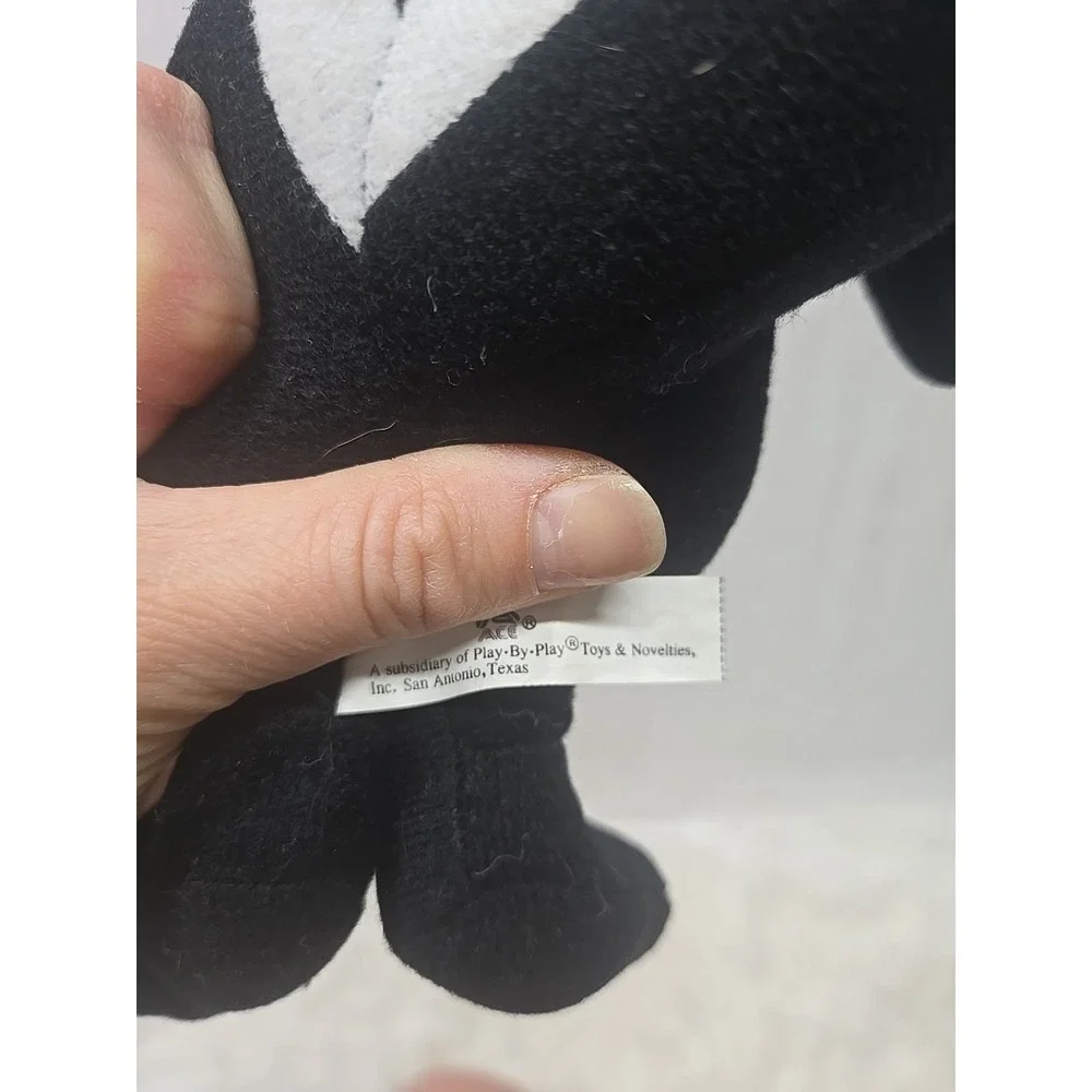 Warner Bros Looney Tunes‎ Pepe Le Pew Plush Doll Vintage 1996 Tag Stuffed Skunk